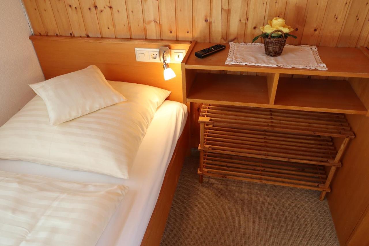 Hoehenpension Glashuette Bed&Breakfast Fruehstueckspension Hotel Garni Bonndorf im Schwarzwald Eksteriør billede